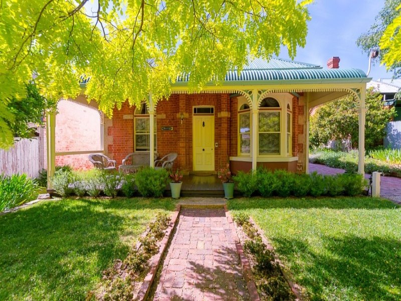2 Finch Street, Beechworth, Vic 3747 Property Details