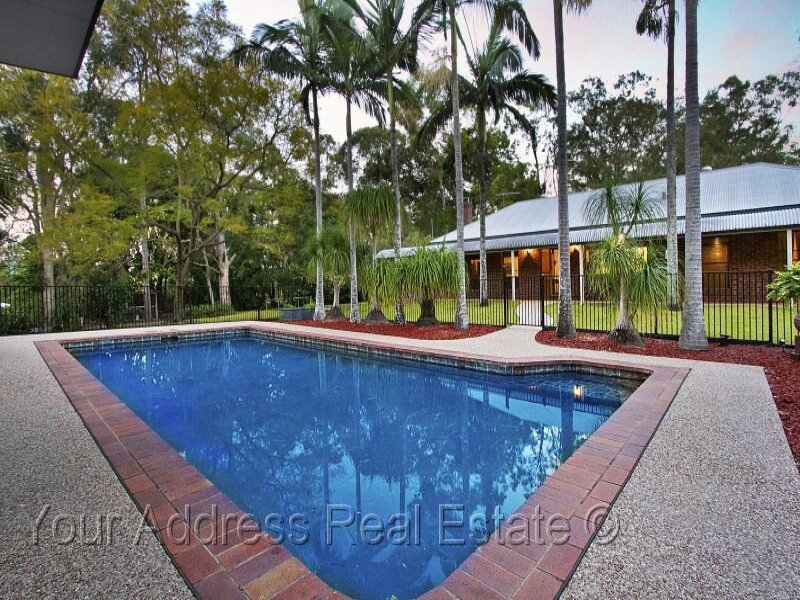 121 Crest Road, Greenbank, Qld 4124 Property Details