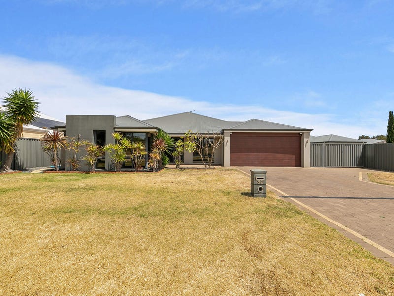 32 Coogee Road, Lake Coogee, WA 6166
