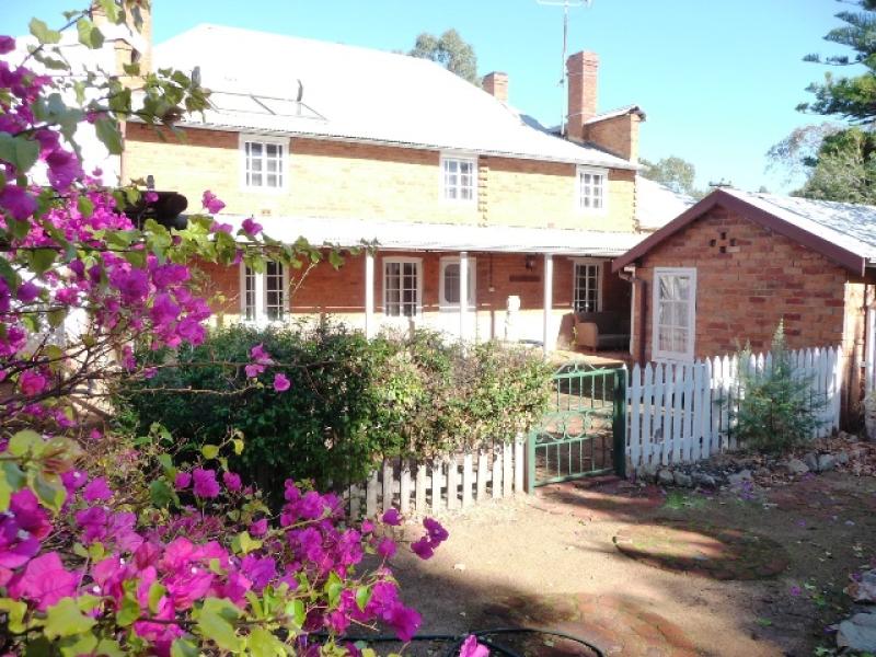 18 Avon Terrace, York, WA 6302 Property Details