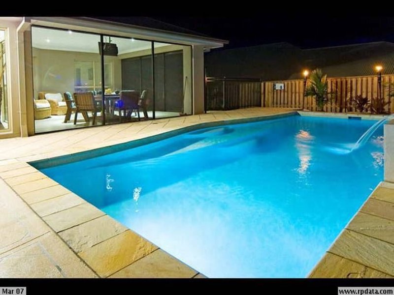 4 Slipstream Road, Coomera, QLD 4209