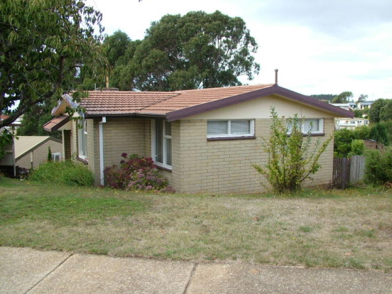 13 Bathurst Street, Upper Burnie, TAS 7320