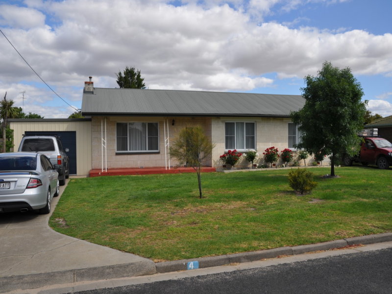 4 Fourth Avenue, Naracoorte, SA 5271