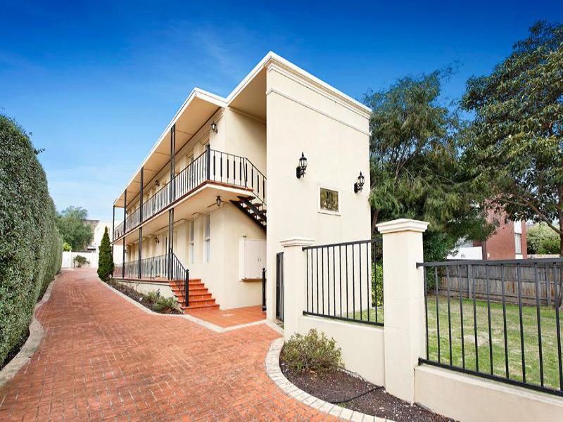 3/10 Violet Street, Essendon, VIC 3040