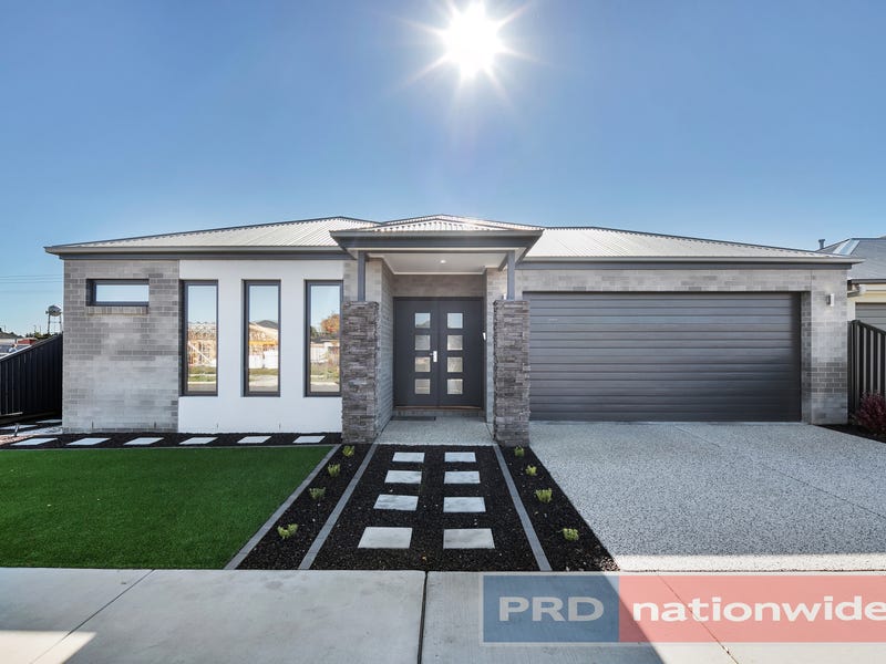 22 Cinnamon Drive, Lake Gardens, VIC 3355