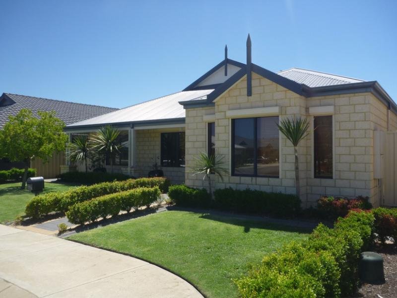 6 Halcyon Way, Atwell, WA 6164 Property Details
