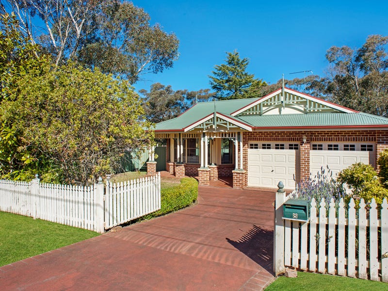 8 Cook Road, Wentworth Falls, NSW 2782