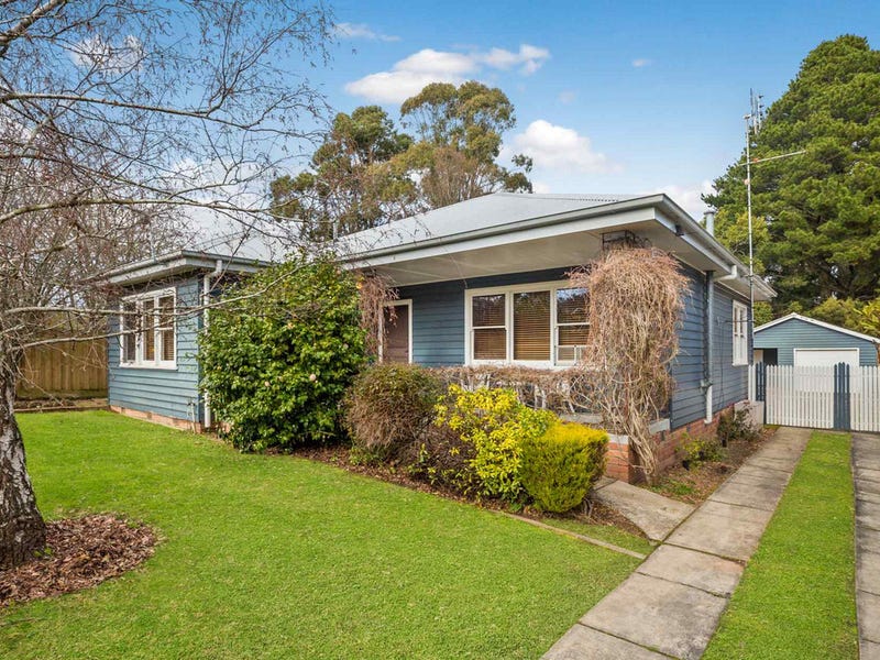 100 Central Springs Road, Daylesford, Vic 3460 House for Sale