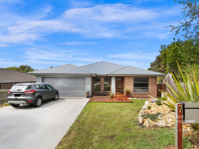 7 John Court, Bairnsdale, Vic 3875 Property Details