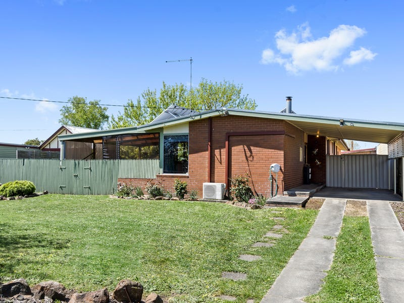 6 Mclaughlin Street, Colac, Vic 3250 Property Details