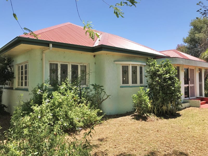 10 Inverai Road, Chinchilla, Qld 4413