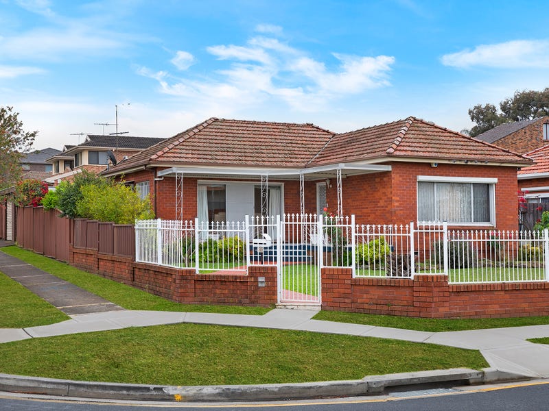 210 Noble Avenue, Greenacre, NSW 2190