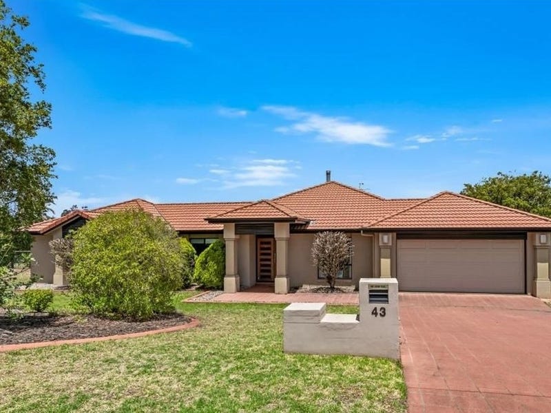 43 Palmer Drive, Highfields, QLD 4352