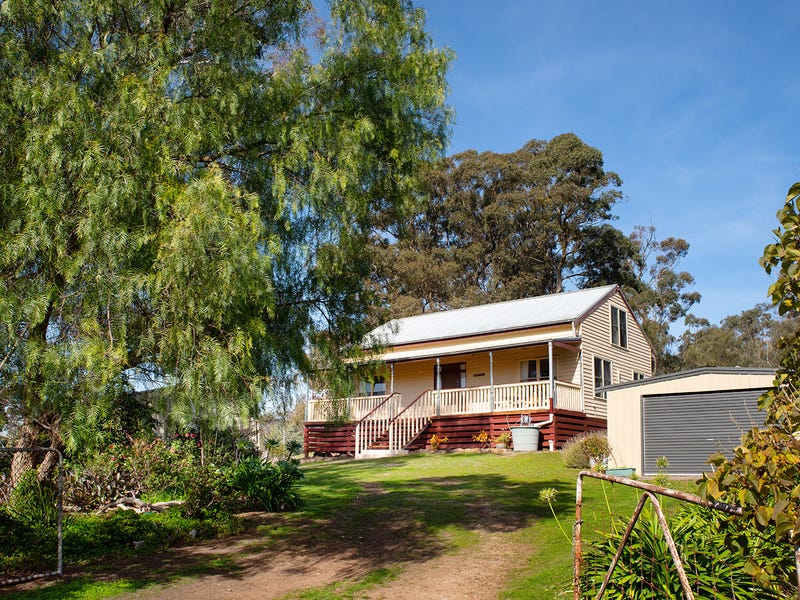 17 Steele Street, Maldon, Vic 3463 House for Sale