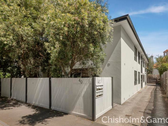2/40 Rothesay Avenue, Elwood, Vic 3184