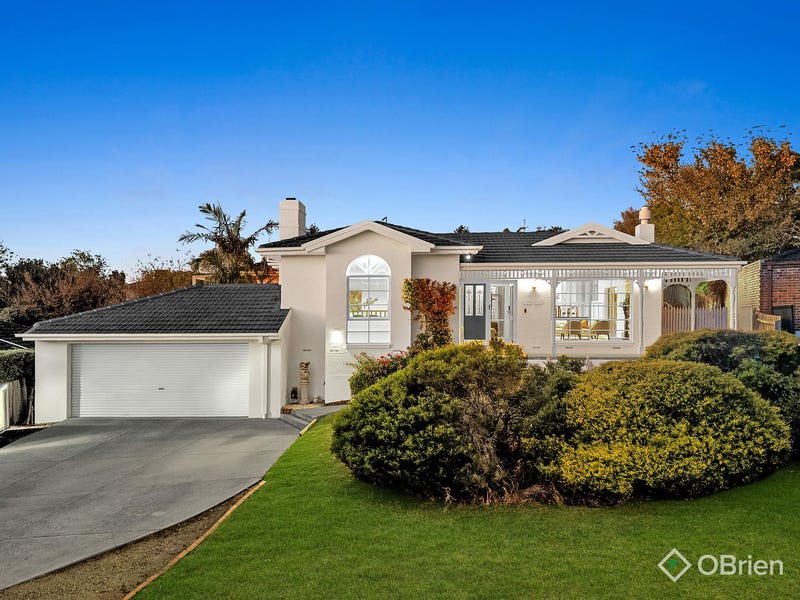 8 Hillview Place, Berwick, Vic 3806 - Property Details