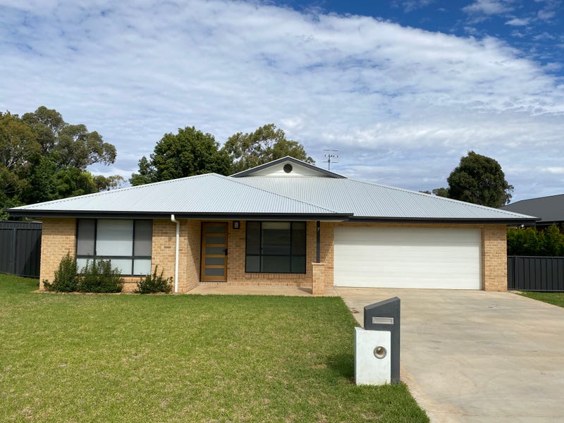 7 Randall Place, Condobolin, NSW 2877
