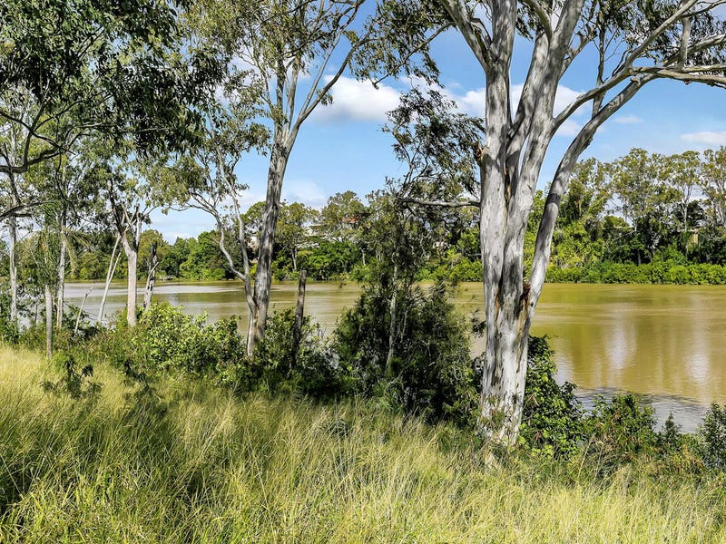 65 Dundas Street, Granville, QLD 4650