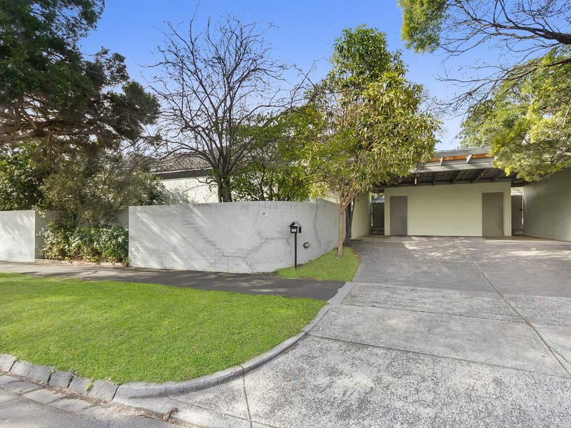 1/131 Prospect Hill Road, Canterbury, VIC 3126