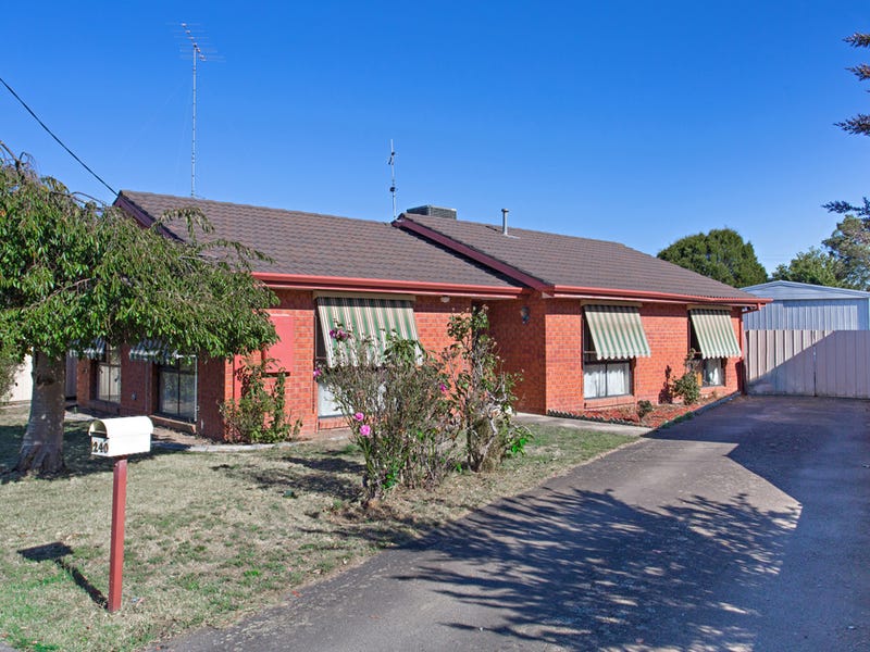1240 Norman Street, Wendouree, VIC 3355