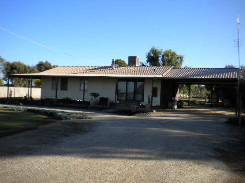 81 Hildebrand Road, Horfield, VIC 3567