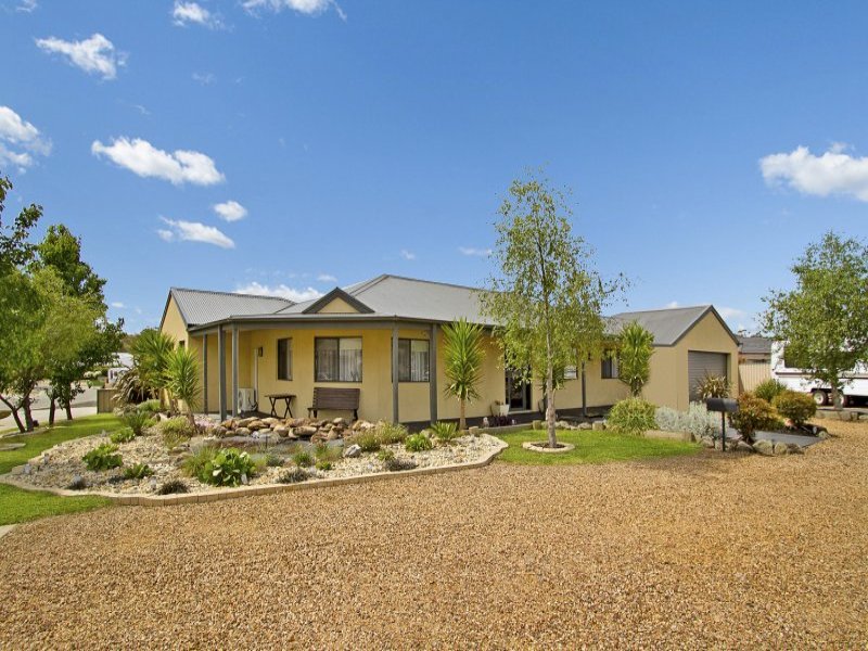 8 Greenwood Rise, Broadford, Vic 3658 Property Details