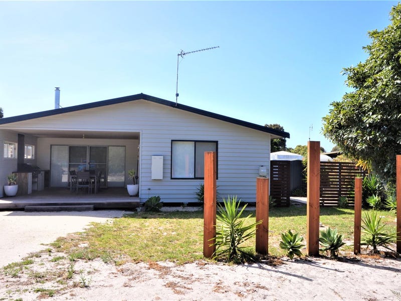 138 National Park Road, Loch Sport, VIC 3851