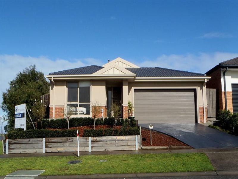 12 Hollington Way, Berwick, Vic 3806 Property Details