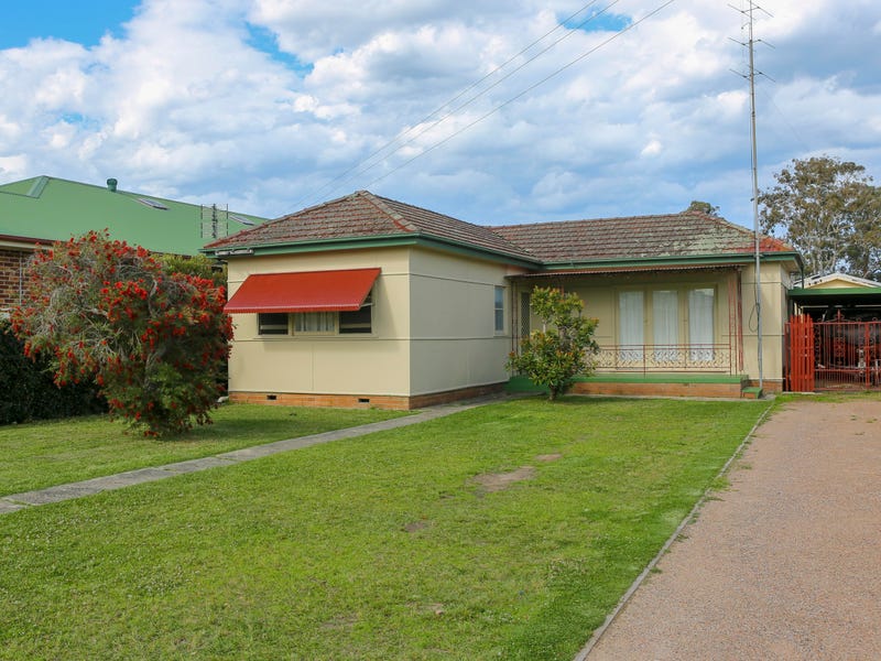 32 The Boulevarde, Oak Flats, NSW 2529