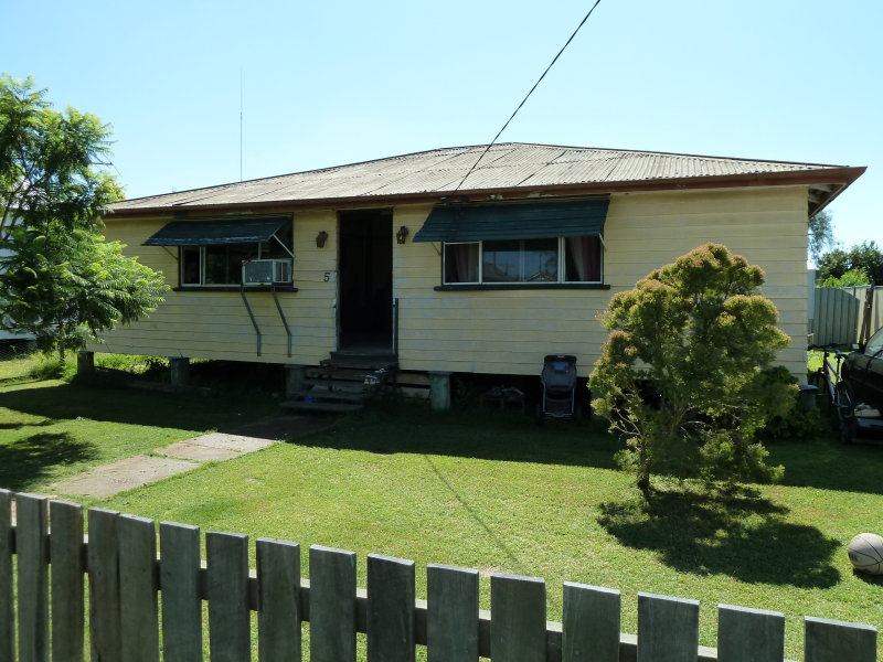 5 John Street, Oakey, Qld 4401 Property Details