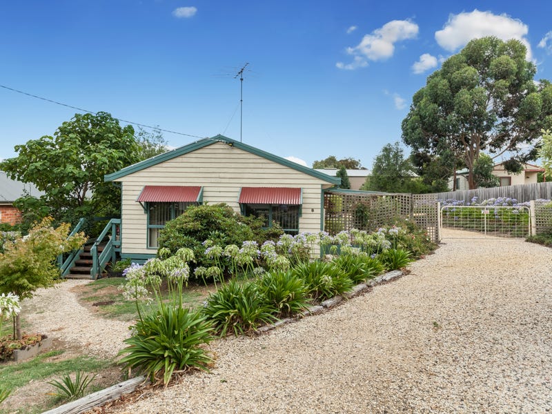 8 Dry Creek Crescent, Wandong, Vic 3758 Property Details