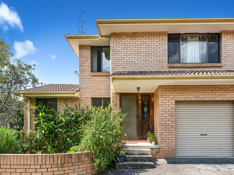 2/11 Cochrane Road, Thirroul, NSW 2515 Townhouse for Sale
