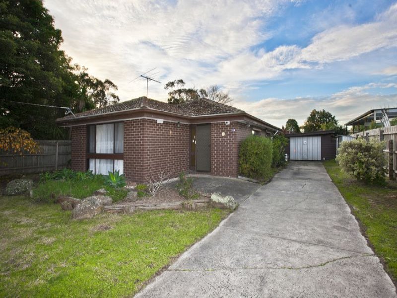 13 Clairmont Avenue, Cranbourne, Vic 3977 Property Details