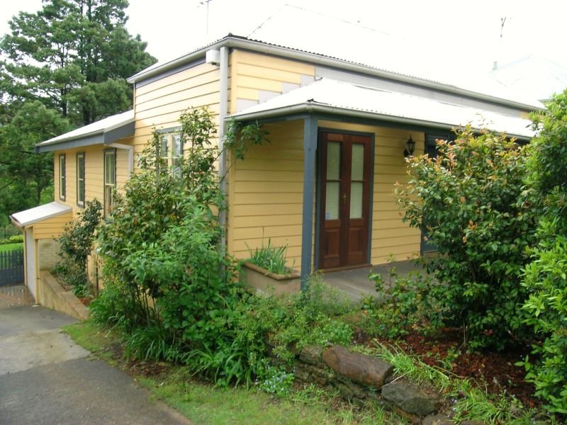 27 Blackheath Street, Leura, NSW 2780