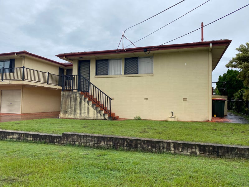 2/12 Robbies Avenue, Carina, Qld 4152