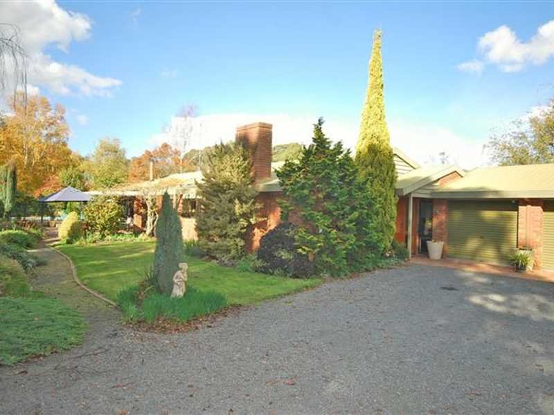 6 Mount Helen Drive, Mount Helen, VIC 3350