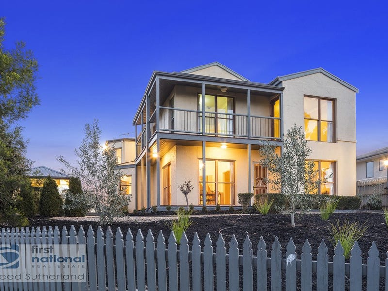 10 Lakewood Drive, Kennington, VIC 3550
