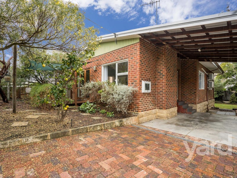 135 Samson Street, White Gum Valley, WA 6162