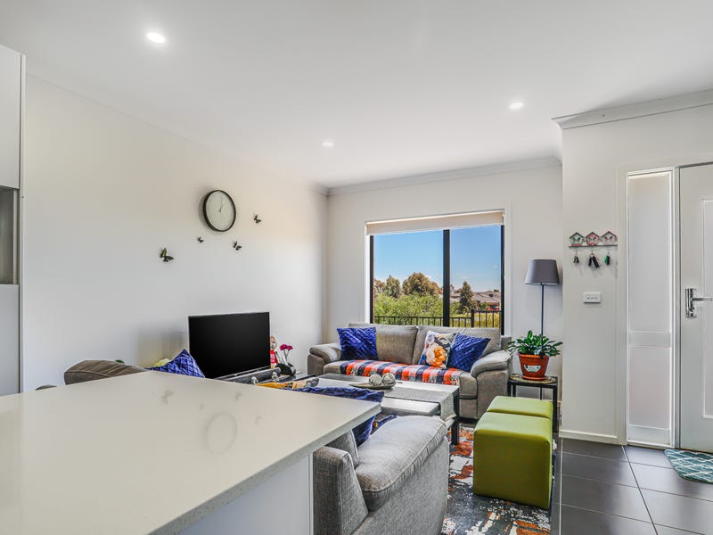 19 Clendon Way, Craigieburn, Vic 3064 Property Details