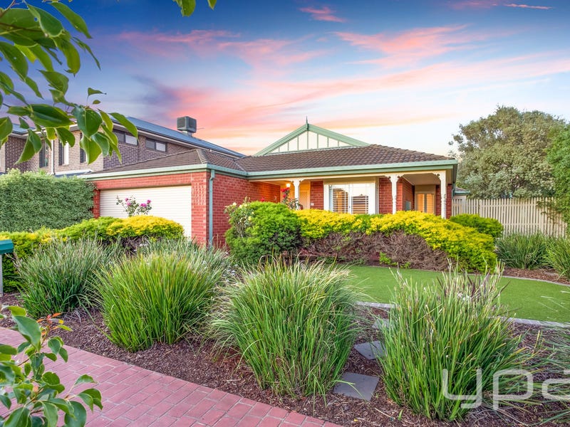 54 Dalkeith Drive, Point Cook, VIC 3030 - realestate.com.au