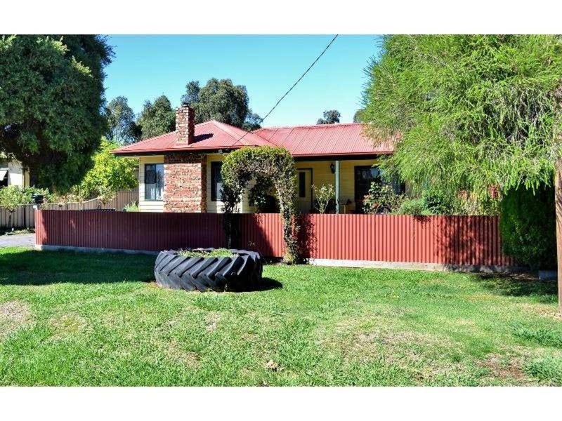 100 Malcolm Street, Mansfield, VIC 3722