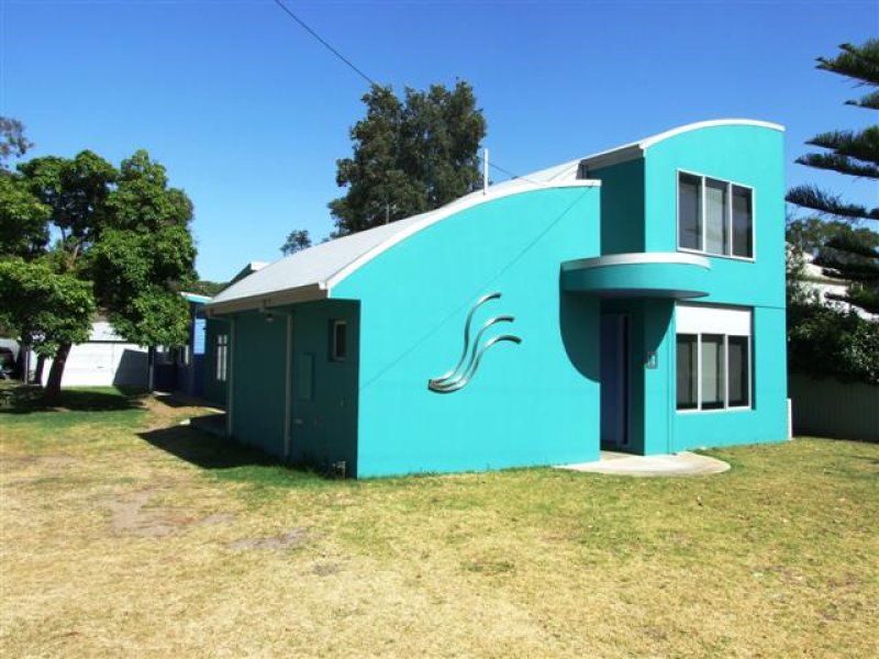 18 Rose Ave, Cowes, Vic 3922 Property Details