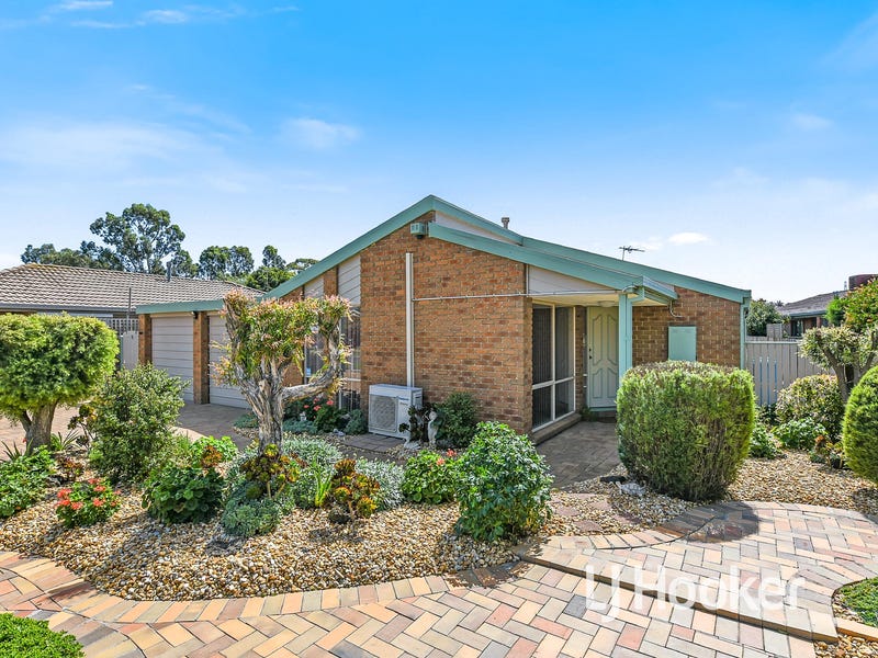 5 Waverley Park Drive, Cranbourne North, VIC 3977