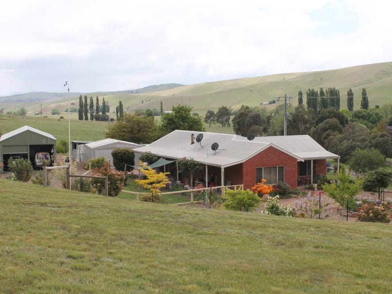 37 Omeo Valley Road, Omeo, VIC 3898