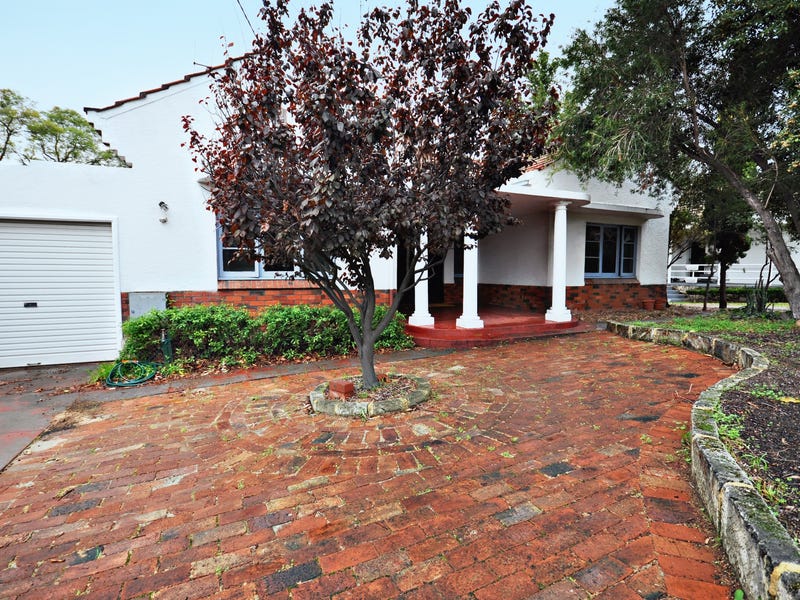 32 Dumbarton Cres, Menora, WA 6050