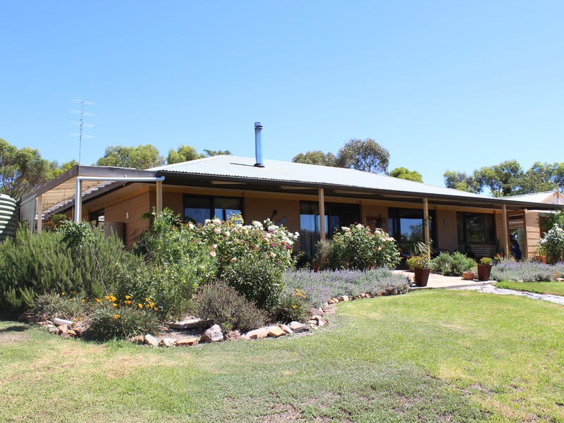 16 Hartley Road, Clare, SA 5453