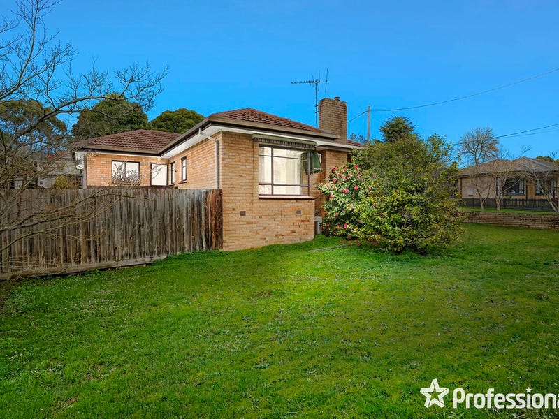 196 Lincoln Road, Croydon, Vic 3136 Property Details