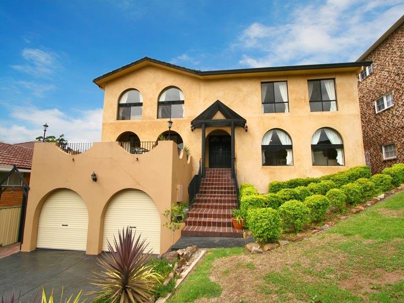 15 Blanchard Cres, Balgownie, NSW 2519