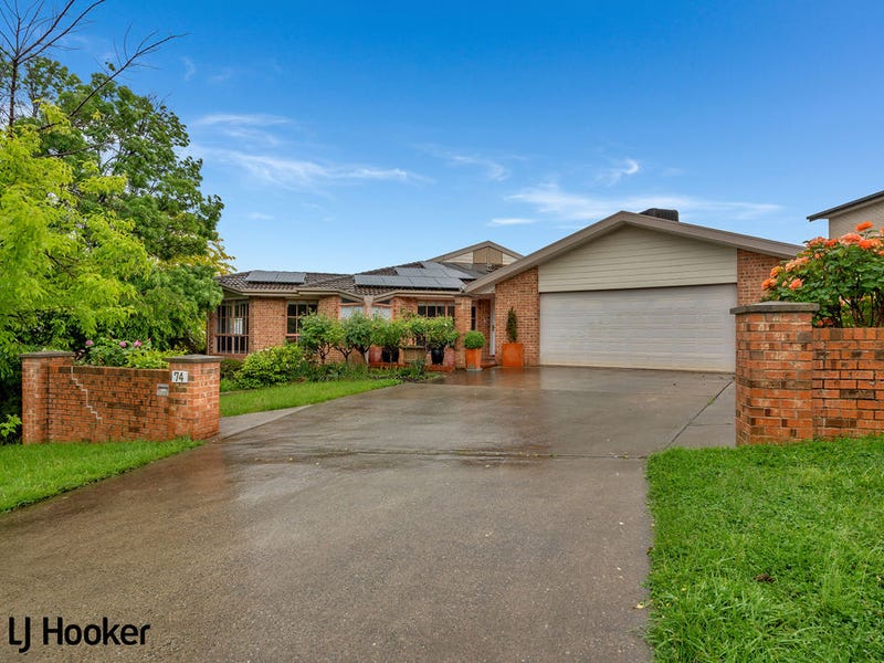 1/74 Crest Park Parade, Queanbeyan West, NSW 2620