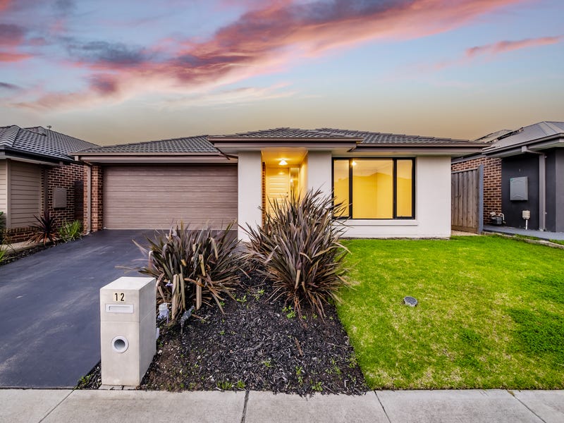 12 Walbrook Drive, Clyde North, VIC 3978